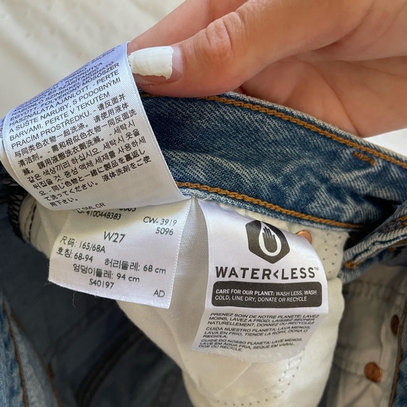 Levi’s Wedgie Cutoff Blue Lightwash Shorts Size 27 - Picture 5 of 5